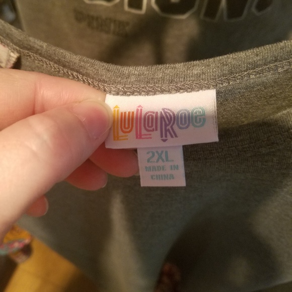 Lularoe Randy Tee - Picture 3 of 3